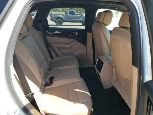 2019 PORSCHE CAYENNE   