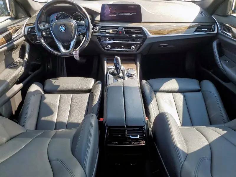 2018 BMW 530XE   