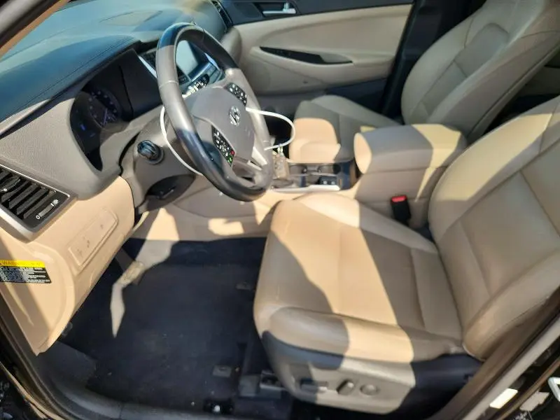 2017 HYUNDAI TUCSON SE PLUS  