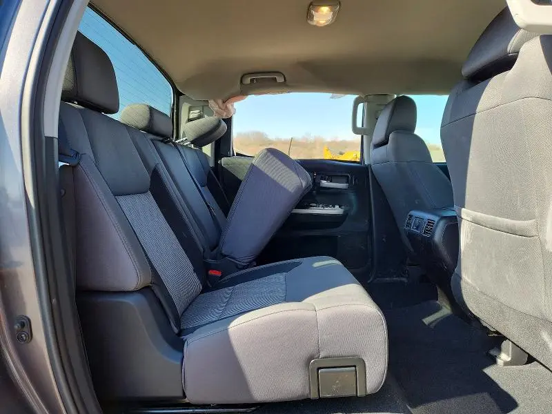 2016 TOYOTA TUNDRA CREWMAX SR5  