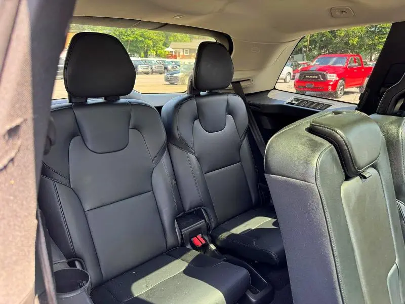 2020 VOLVO XC90 T5 MOMENTUM  