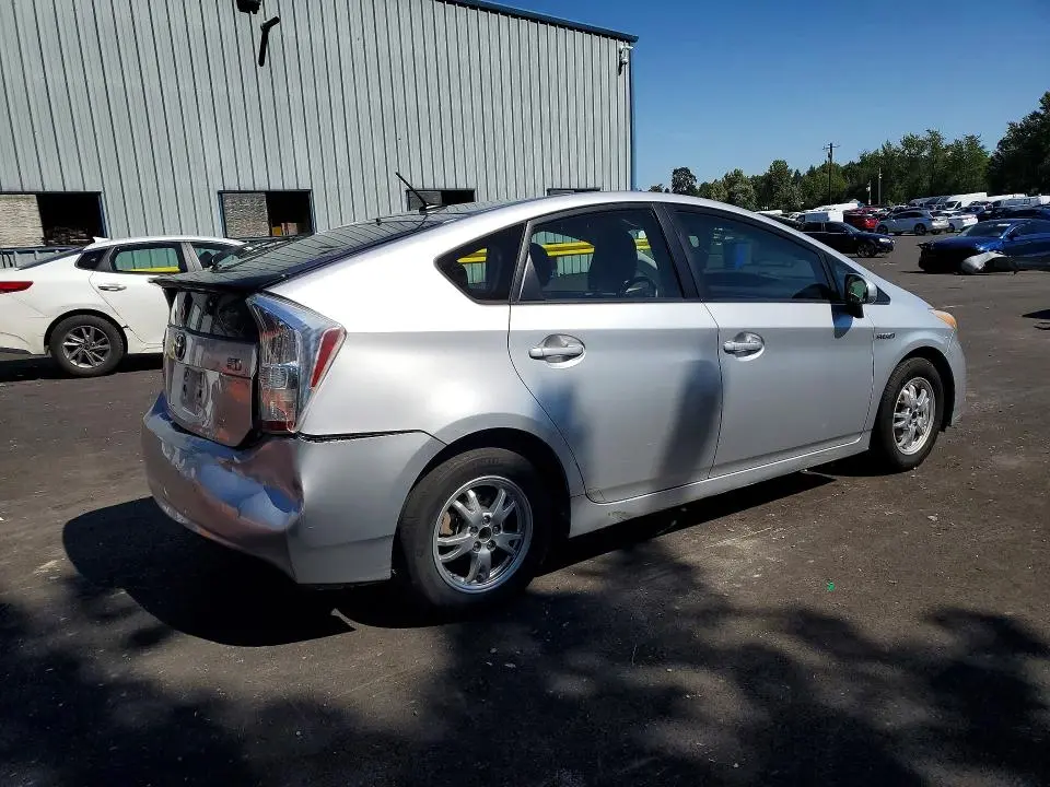 2010 TOYOTA PRIUS III  