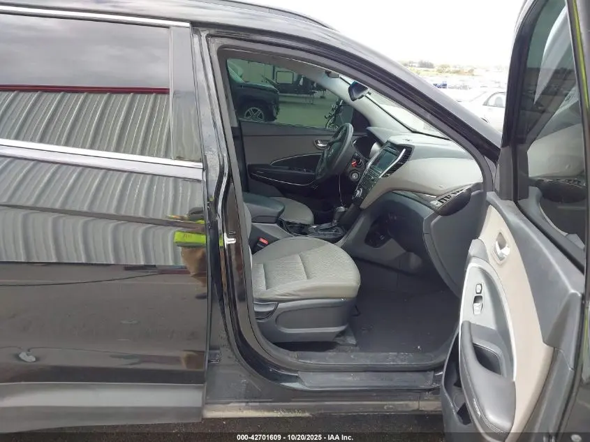 2017 HYUNDAI SANTA FE SE