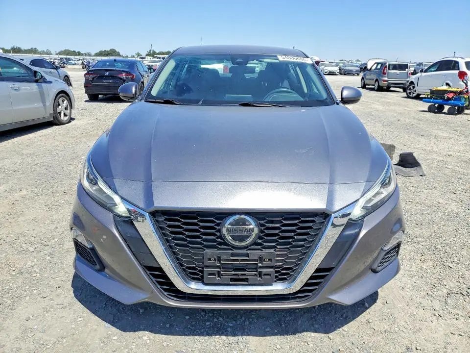 2022 NISSAN ALTIMA SV  