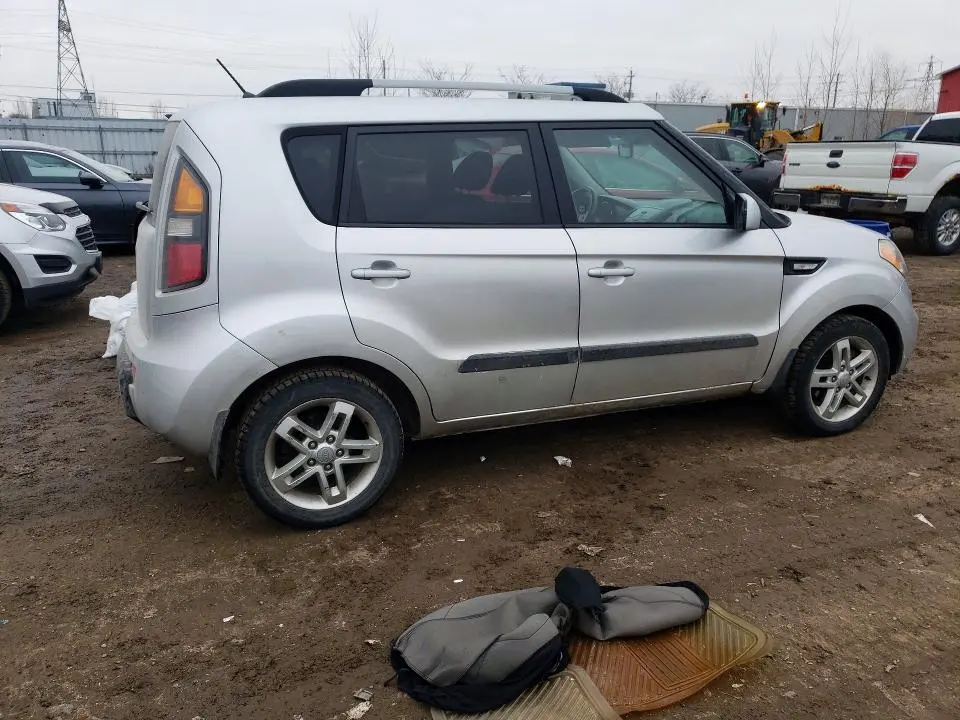 2011 KIA SOUL +  