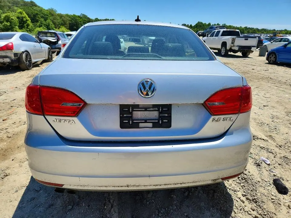 2011 VOLKSWAGEN JETTA SEL  