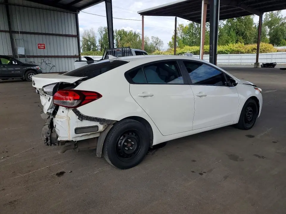 2017 KIA FORTE LX  