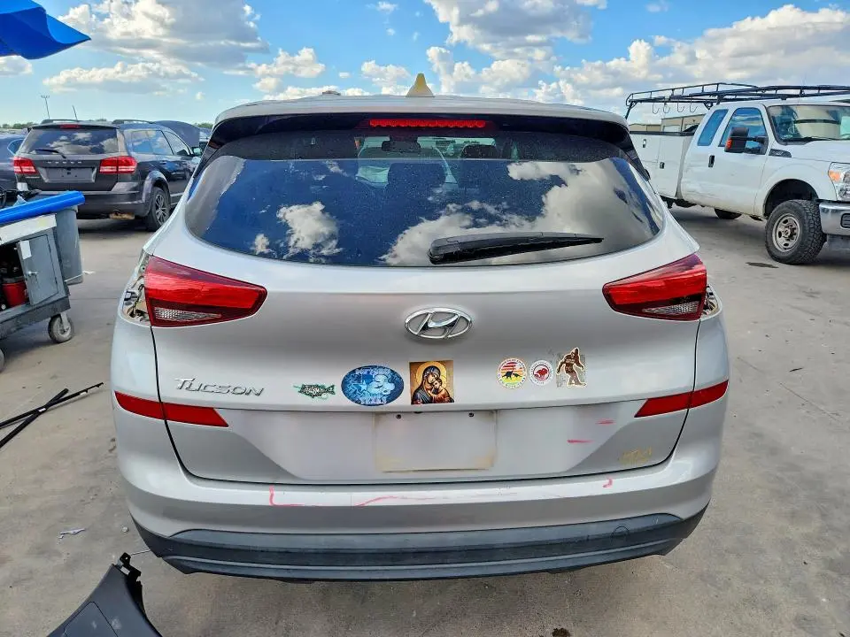 2020 HYUNDAI TUCSON SE  