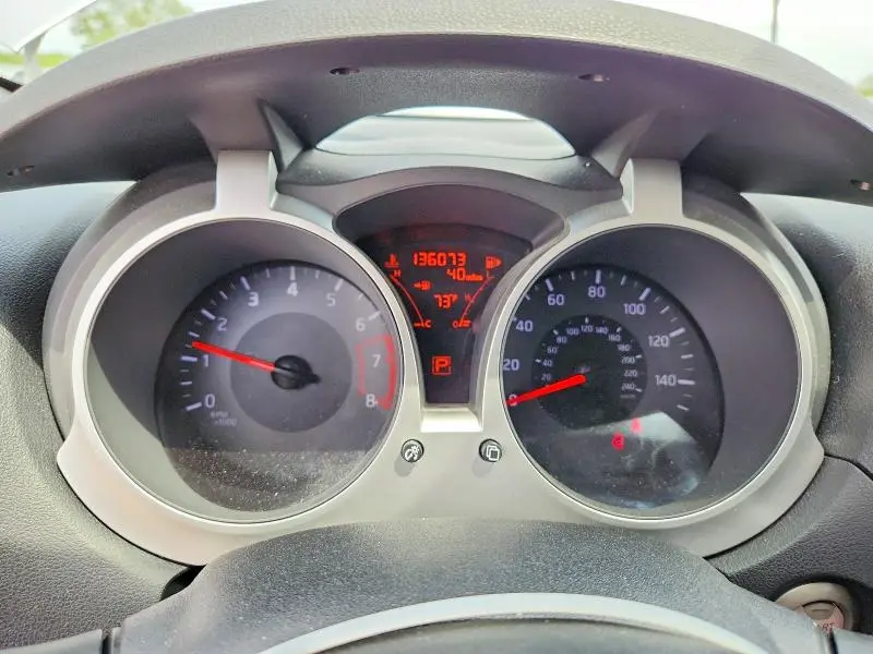 2015 NISSAN JUKE SL  