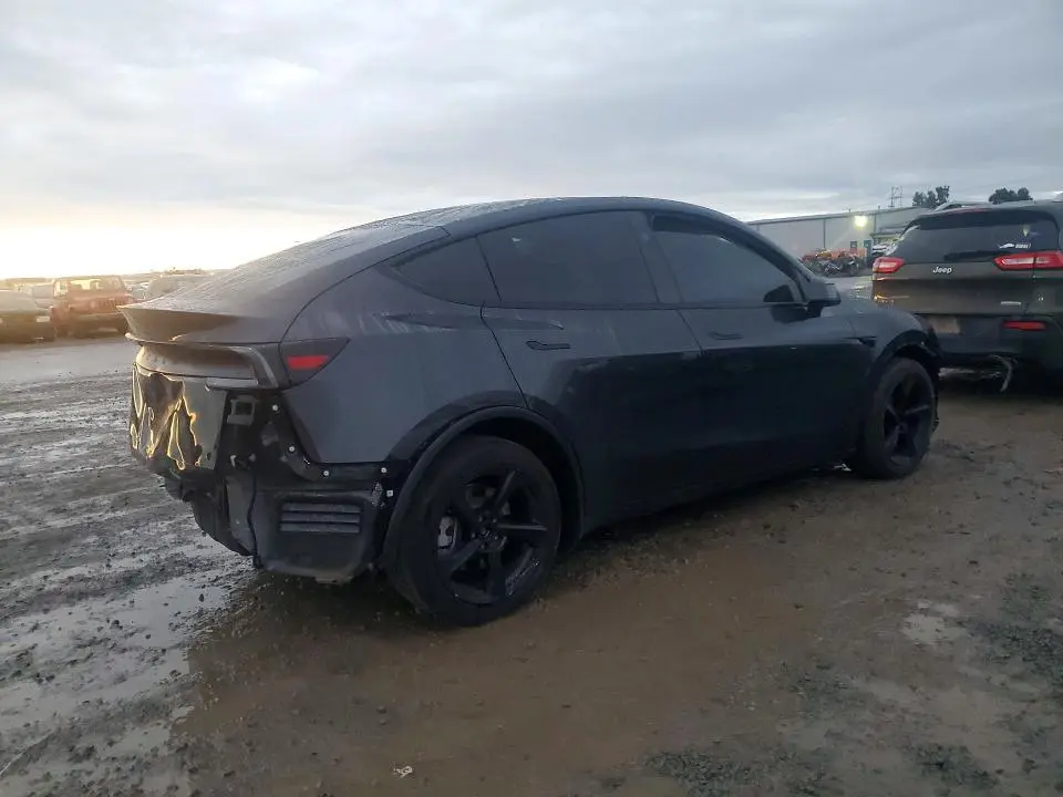 2026 TESLA MODEL Y   