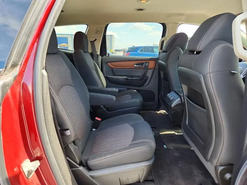 2017 CHEVROLET TRAVERSE LT  