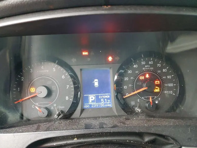 2017 TOYOTA SIENNA LE  
