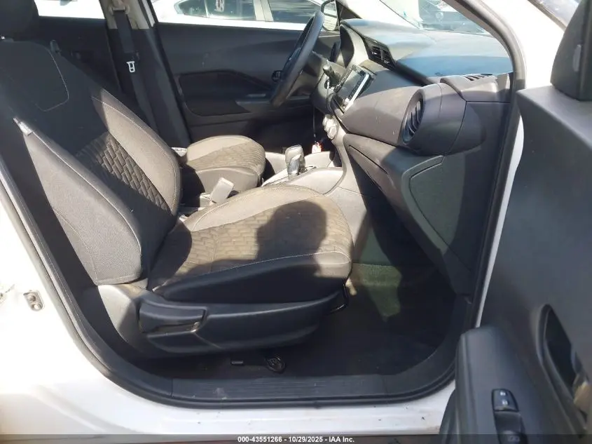 2022 NISSAN KICKS S XTRONIC CVT