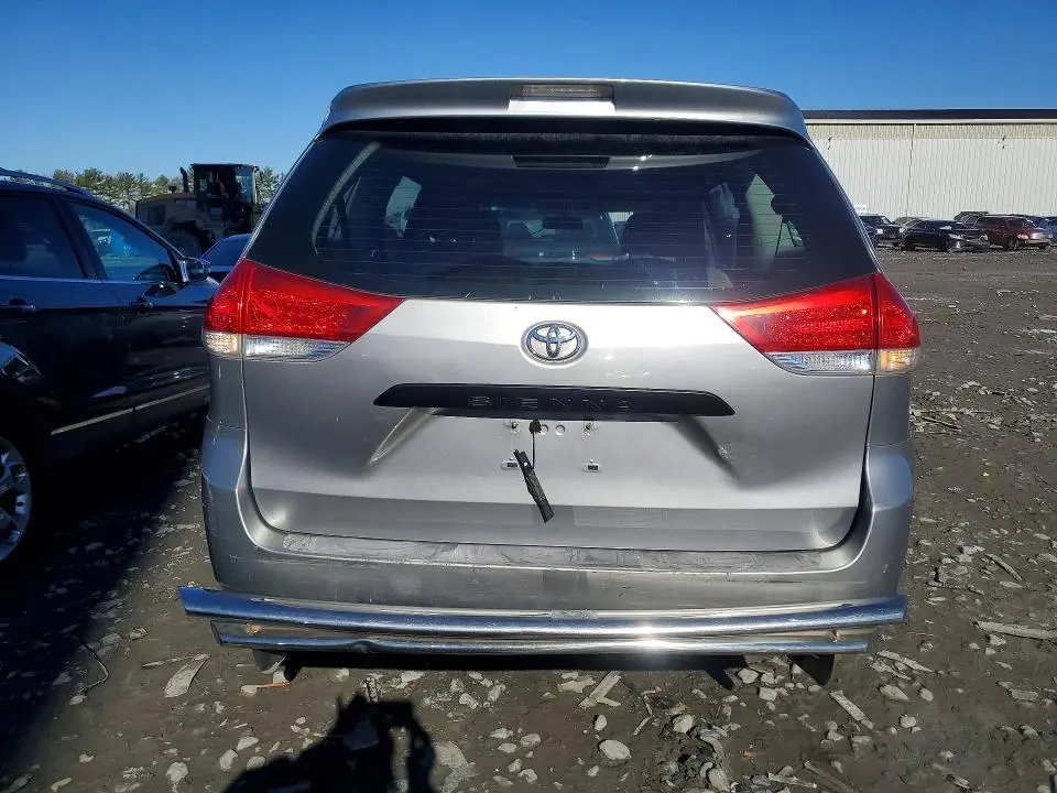 2014 TOYOTA SIENNA L 7-PASSENGER  