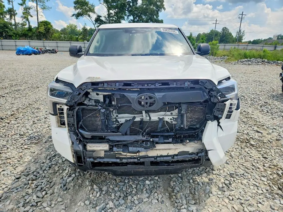 2023 TOYOTA TUNDRA SR5  