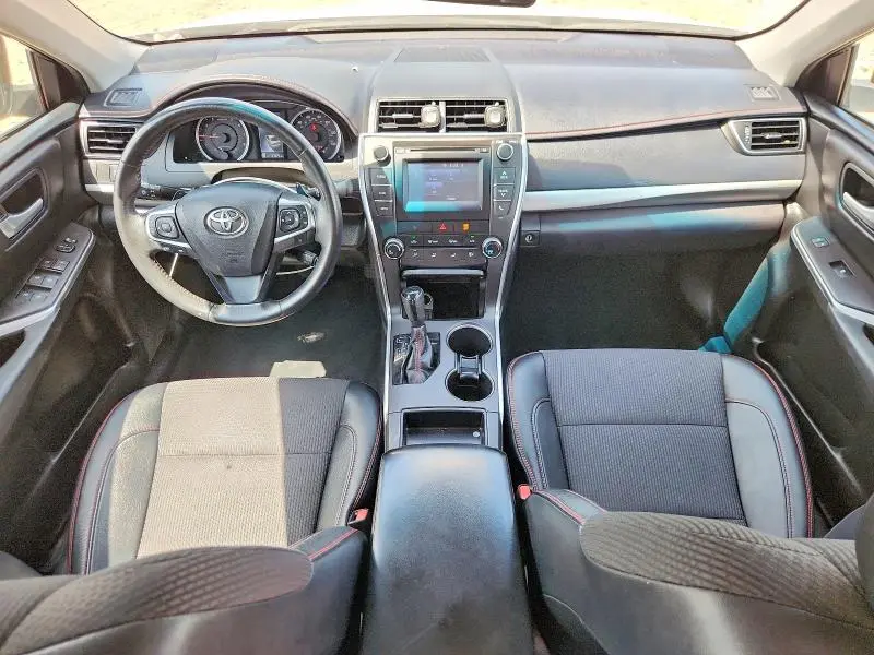 2017 TOYOTA CAMRY SE  