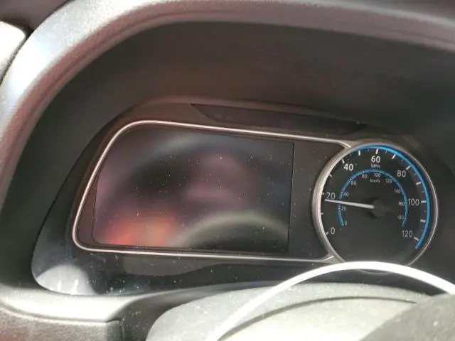 2022 NISSAN LEAF SV  
