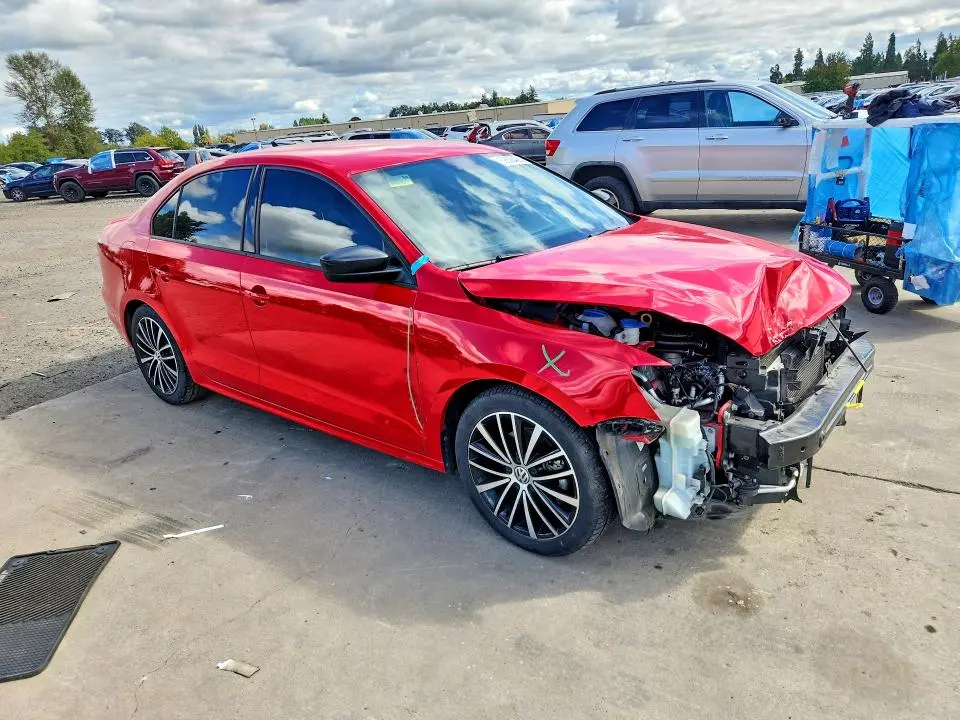 2016 VOLKSWAGEN JETTA SPORT  