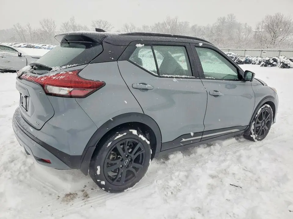 2022 NISSAN KICKS SR  