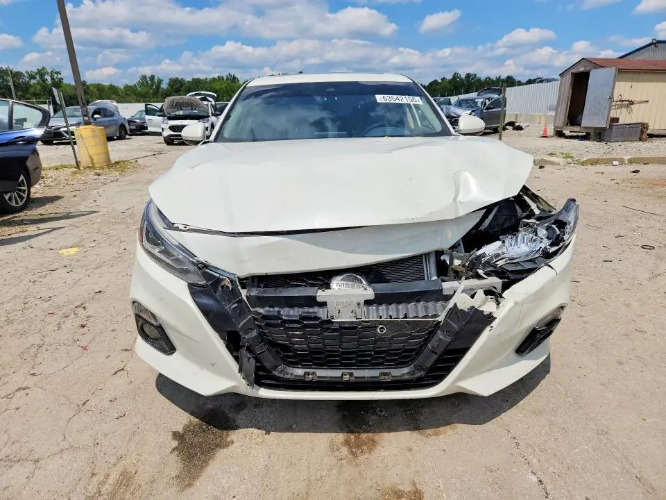 2022 NISSAN ALTIMA SL  