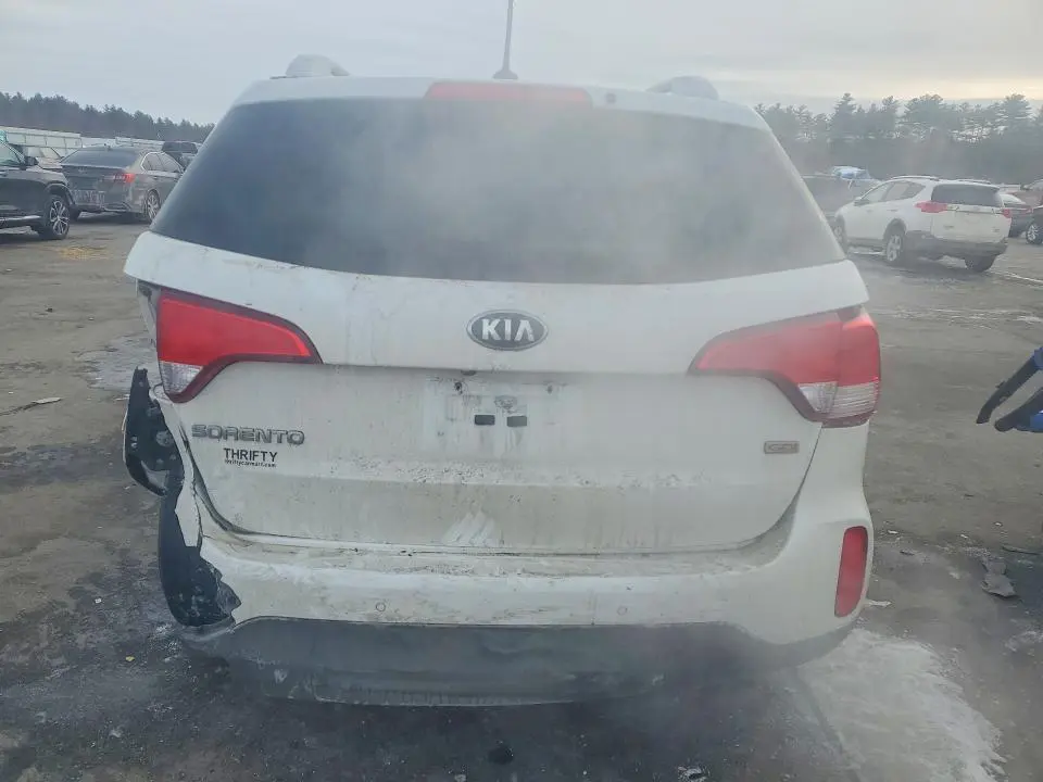 2015 KIA SORENTO LX  