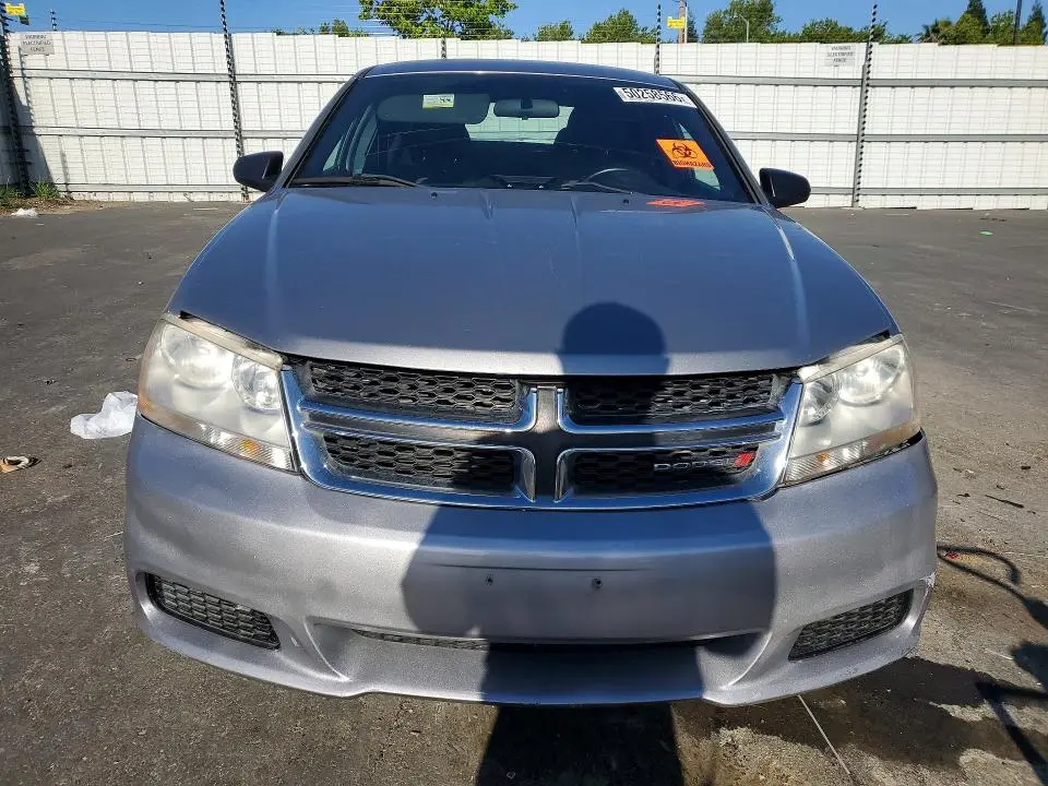 2013 DODGE AVENGER SE  