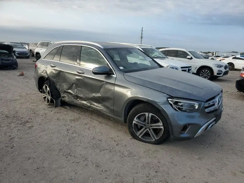 2021 MERCEDES-BENZ GLC 300  