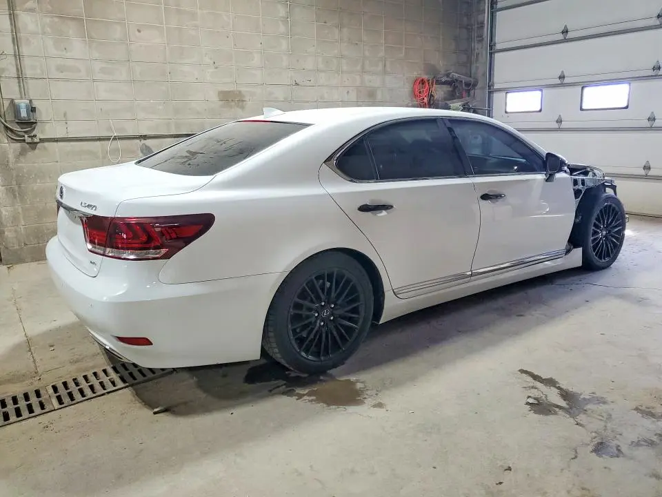 2015 LEXUS LS 460  