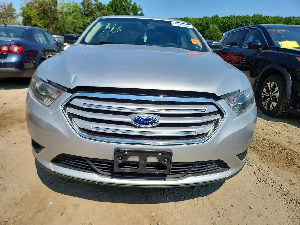 2015 FORD TAURUS SE  