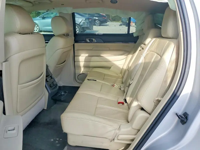 2016 LINCOLN MKT   