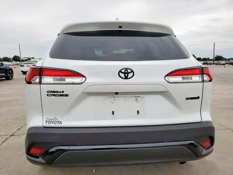 2023 TOYOTA COROLLA CROSS LE  