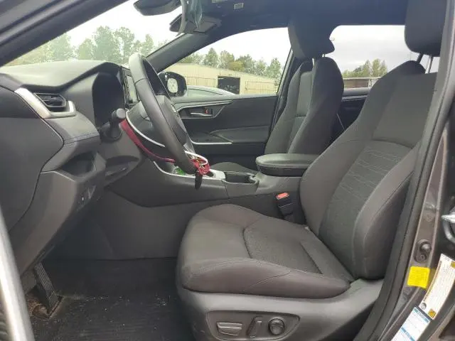 2022 TOYOTA RAV4 SE
