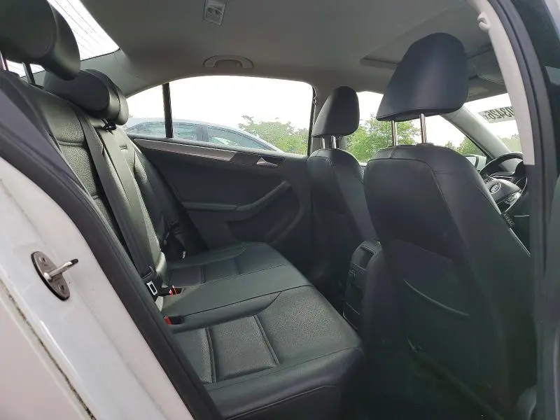 2018 VOLKSWAGEN JETTA SE  