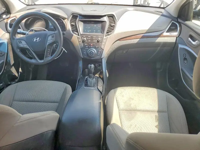 2017 HYUNDAI SANTA FE SE  