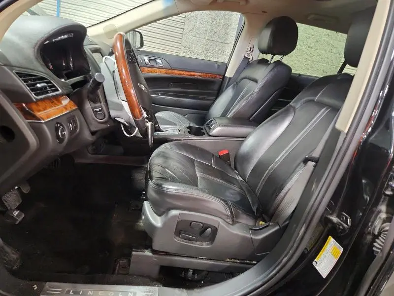 2019 LINCOLN MKT   