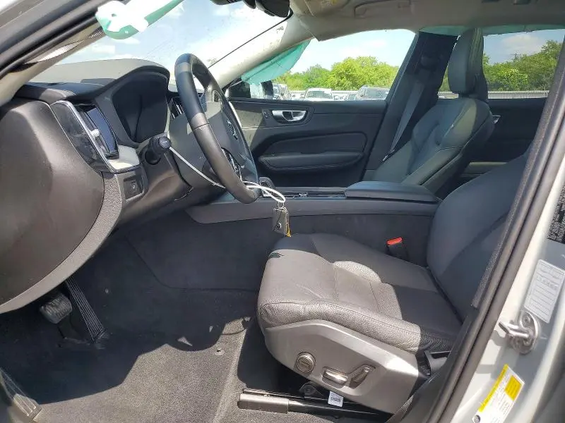 2025 VOLVO XC60 PLUS  