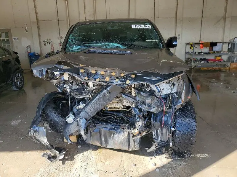 2014 TOYOTA TACOMA V6  
