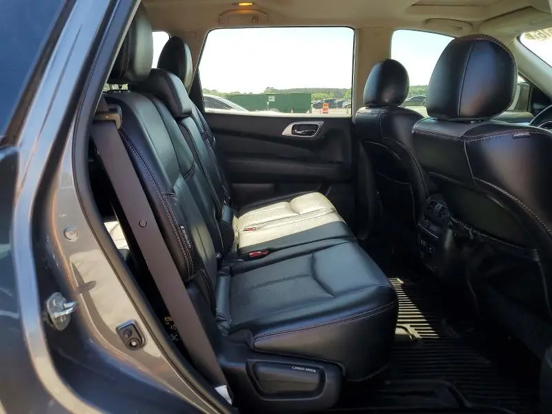 2019 NISSAN PATHFINDER SL  