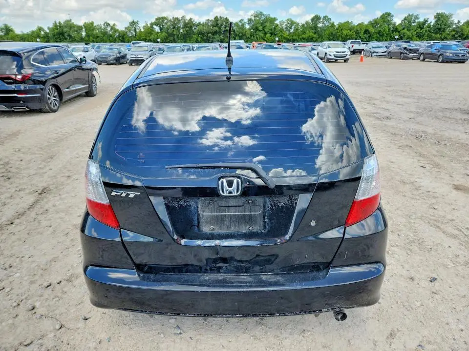 2010 HONDA FIT   