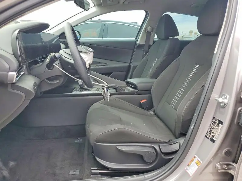 2024 HYUNDAI ELANTRA   