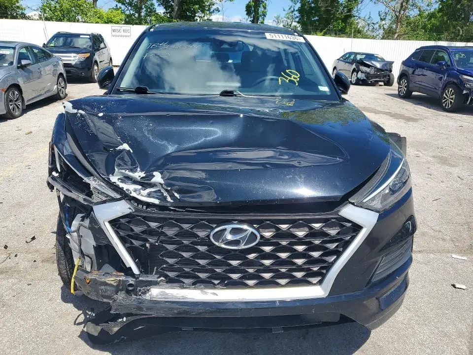 2021 HYUNDAI TUCSON SE  