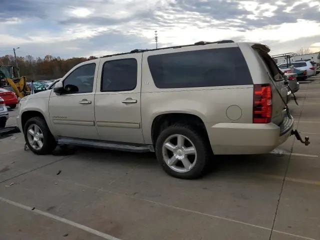 2011 CHEVROLET SUBURBAN K1500 LT  