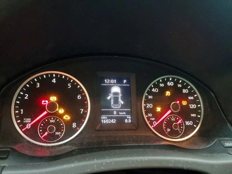 2010 VOLKSWAGEN TIGUAN SE  
