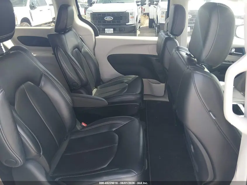 2023 CHRYSLER PACIFICA HYBRID TOURING L