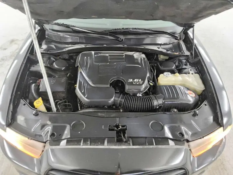 2013 DODGE CHARGER SE  