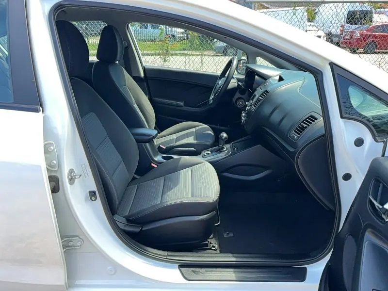 2015 KIA FORTE LX  