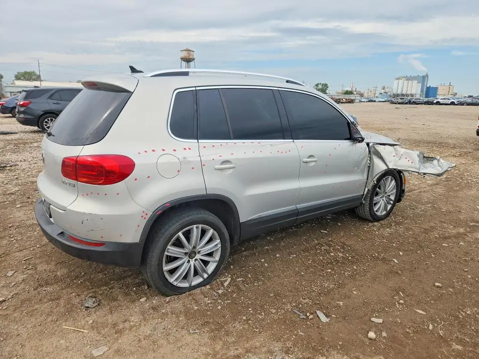 2012 VOLKSWAGEN TIGUAN S  