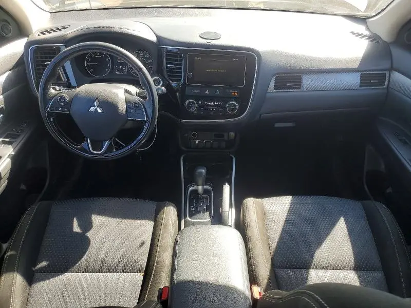 2017 MITSUBISHI OUTLANDER SE  