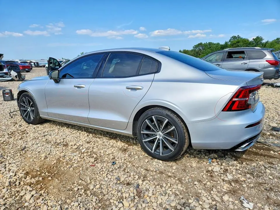 2022 VOLVO S60 B5 MOMENTUM  