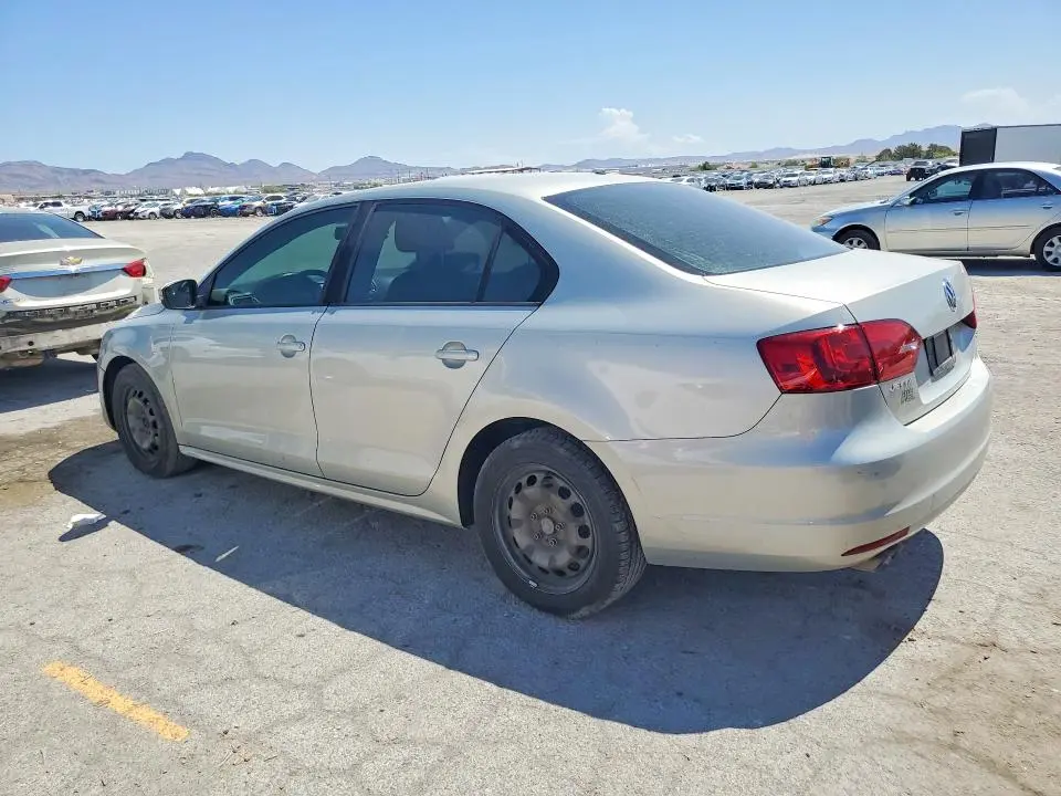 2011 VOLKSWAGEN JETTA SE  